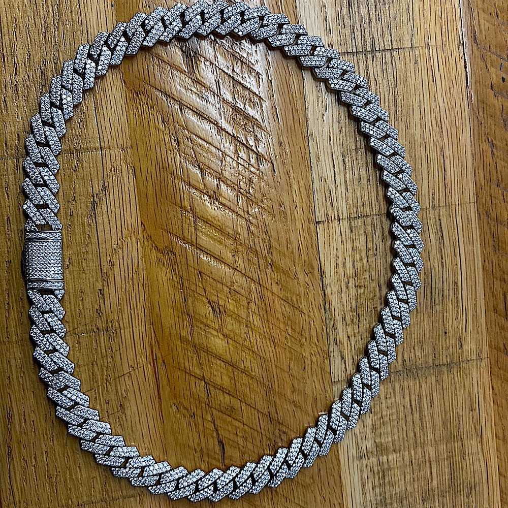 VVS DIAMOND CHAIN GREAT QUALITY GREAT CONDITION CASHAPP OR ZELLE FOR PAYMENT